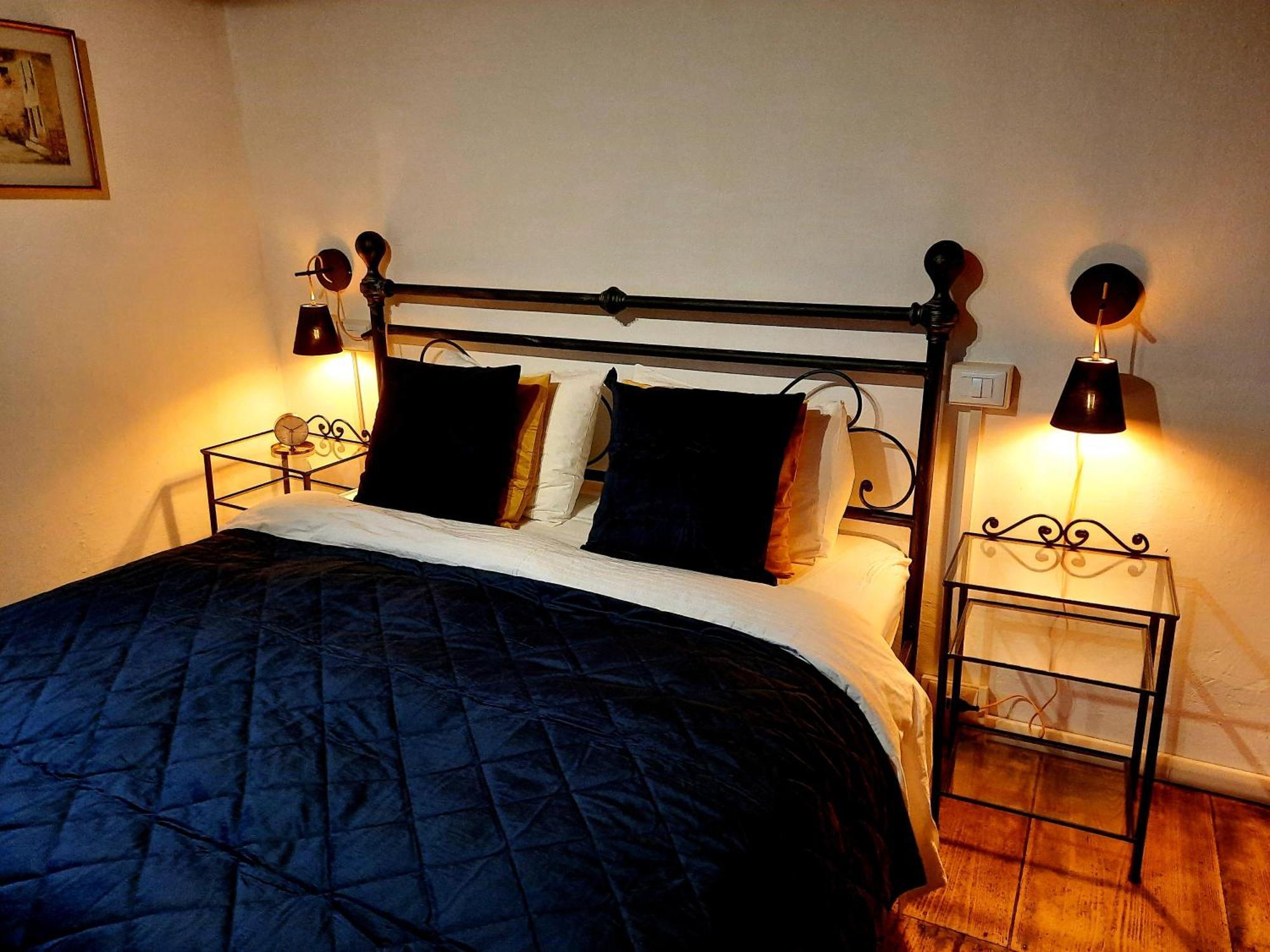 La Casa Rosa Di Segusino With Spa Jacuzzi In Garden Sequsino Room photo